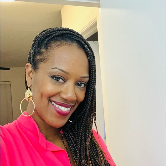 Meet your Posher, Achie - Picture 3 of 6